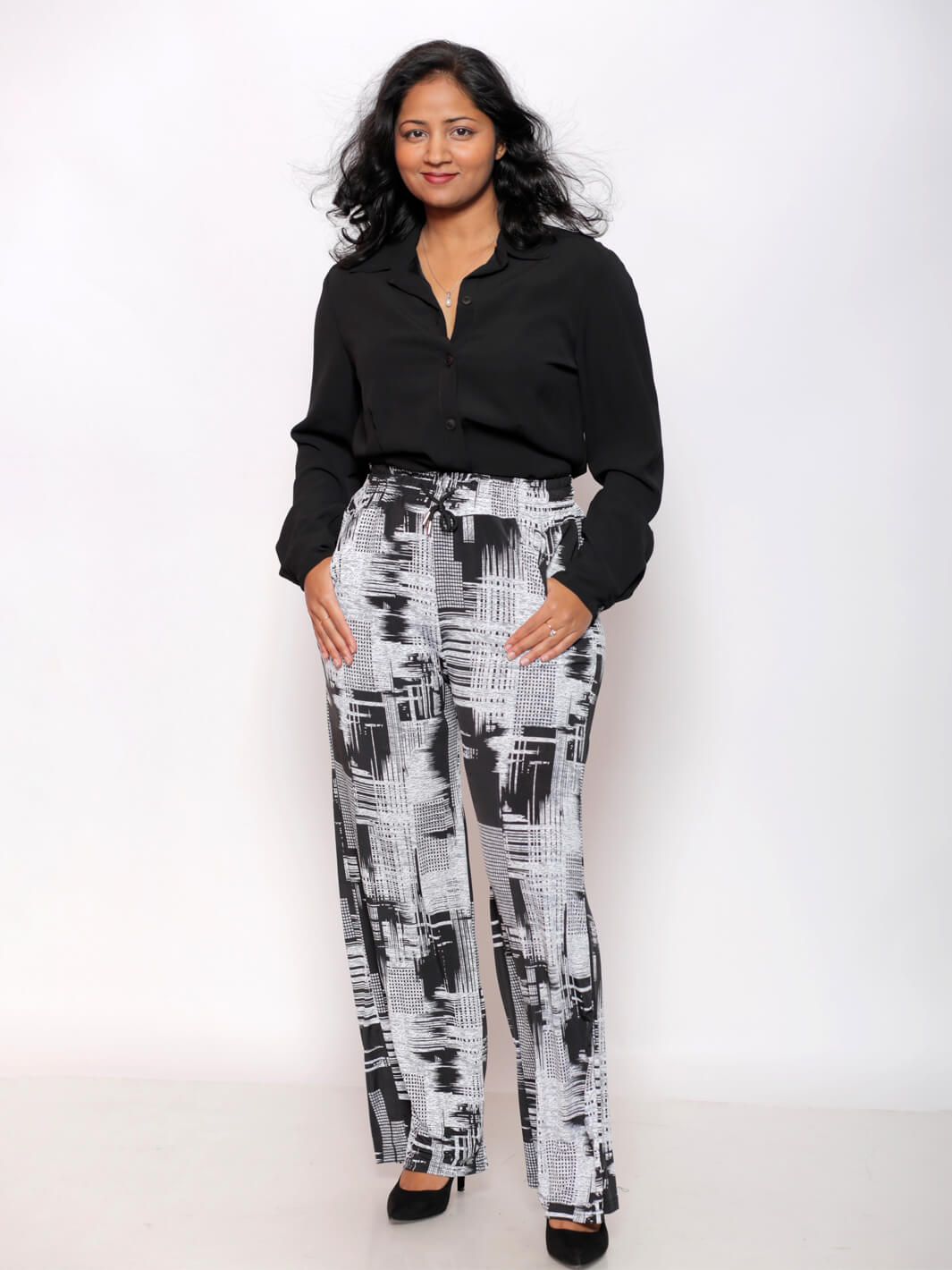 2-Pocket Drawstring Pant - Black & White