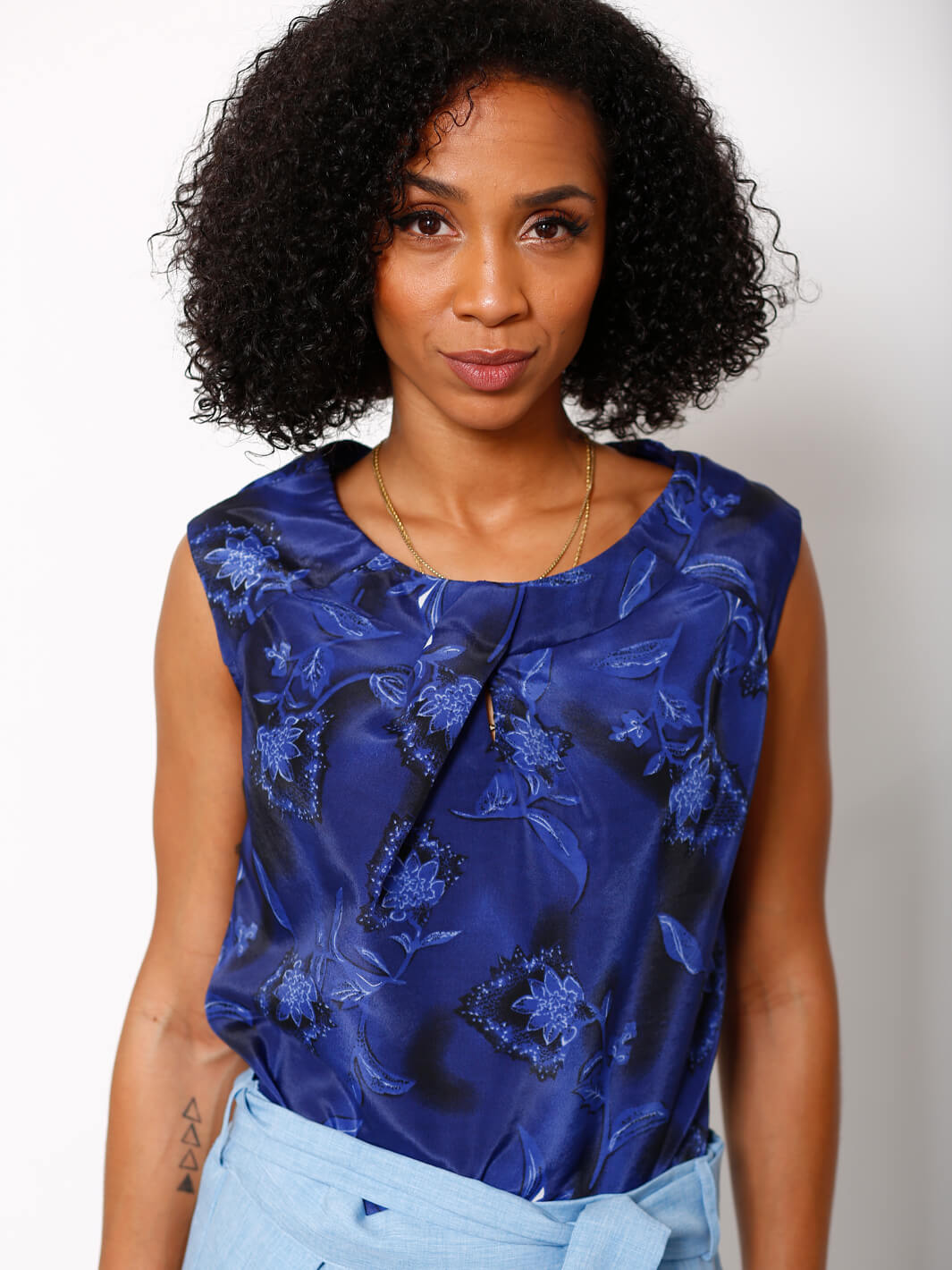 Navy Floral Scoop Neck Sleeveless Blouse